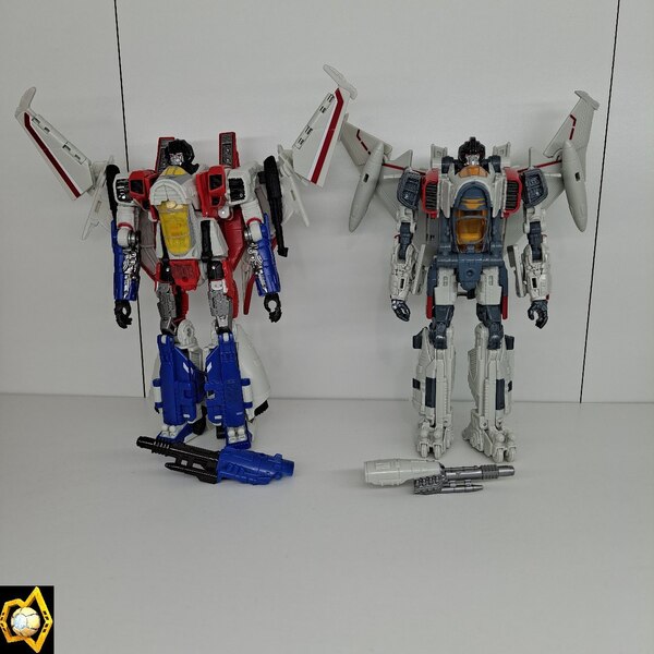 Transformers Studio Series SS 72 Starscream Compare With SS 65 Blitzwing  (10 of 10)